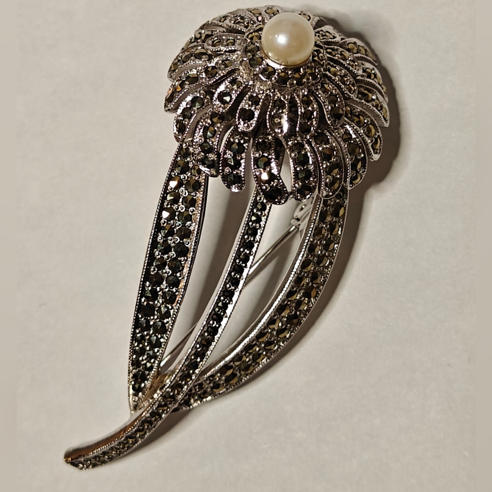 Vintage Art Deco Style Signed SPHINX Marchasite Brooch